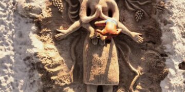 Una scultura di sabbia per ricordare e onorare Cinzia Pinna uccisa da Ragnedda