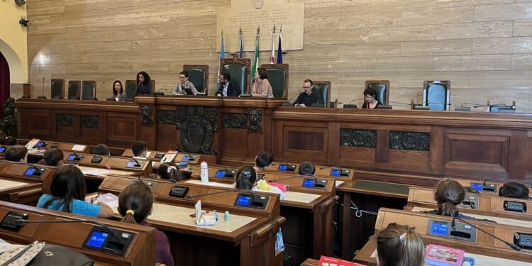 Consiglieri comunali per un giorno: i bambini illustrano i loro progetti per la città di Cagliari