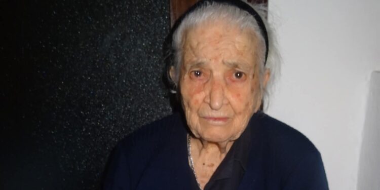 104 candeline, Gonnosfanadiga in festa per nonna Tina