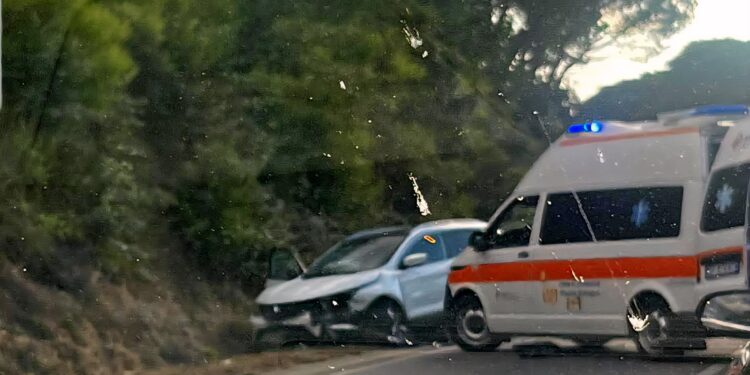 Nuoro, a 12 anni lotta tra la vita e la morte dopo il gravissimo incidente stradale avvenuto ieri sera alle porte della città