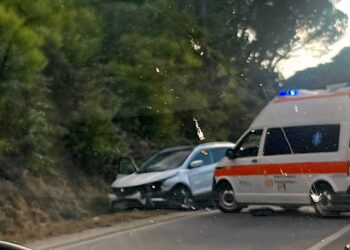 Pauroso frontale alle porte di Nuoro, tra i feriti anche una ragazza e diversi bambini