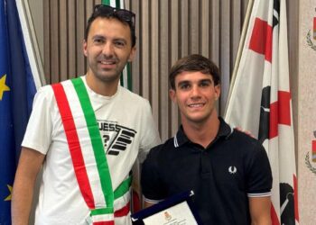 Cagliari, uomo colto da malore mentre fa il bagno: salvato dal bagnino Luca Palmas