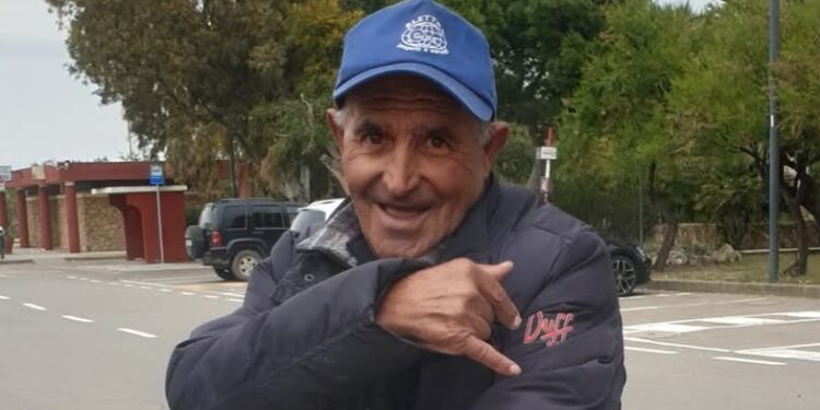 Capoterra, gli averi di Luigi Dessì a favore dei bisognosi: orologi, fumetti, radioline appartenute all’uomo che amava vivere a Maddalena Spiaggia