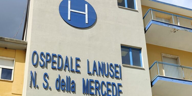 Eccezionale operazione per una 50enne, rimosso tumore ovarico all’ospedale di Lanusei