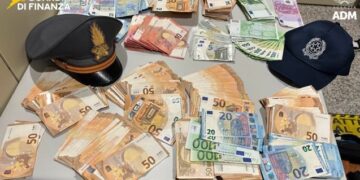 Cagliari, maxi sequestro all’aeroporto: passeggero sardo trasportava 60 mila euro in contanti