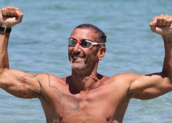 Ha salvato un turista che rischiava di annegare mettendo a rischio la sua stessa vita, il gesto eroico di Corrado Sorrentino