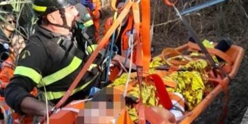 Donori, esce di strada e finisce in una scarpata: salvato dai vigili del fuoco