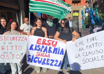 Cagliari, guardie di sicurezza vicine al licenziamento: dopo il sit-in di questa mattina la palla passa alla Regione