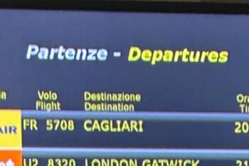 Sardegna, incubo aerei: un’odissea fra ritardi e disagi il rientro da Pisa