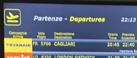 Sardegna, incubo aerei: un’odissea fra ritardi e disagi il rientro da Pisa