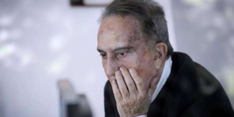 Emilio Fede ricoverato in gravi condizioni