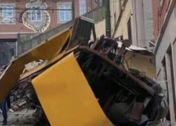 Tragedia a Lisbona, deraglia la funicolare: almeno 3 morti e diversi feriti
