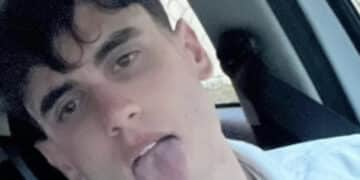 Si schianta con l’auto e resta intrappolato tra le fiamme: muore a 19 anni Francesco Marrocco