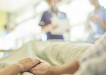 La Sardegna dice sì al suicidio assistito: il web si divide fra libertà di scelta e valori