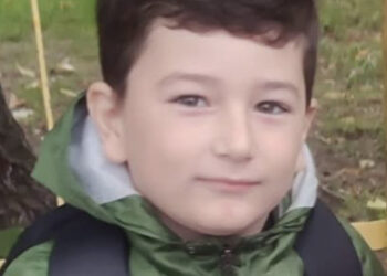 Investito da un’auto a 7 anni mentre è in bici con la mamma: dichiarata la morte cerebrale per Mattia Restuccia