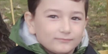 Investito da un’auto a 7 anni mentre è in bici con la mamma: dichiarata la morte cerebrale per Mattia Restuccia