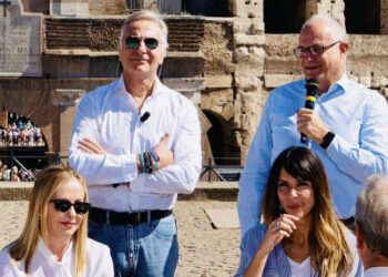 Pranzo in diretta al Colosseo, Meloni: “Ho solo sostenuto la cucina italiana”