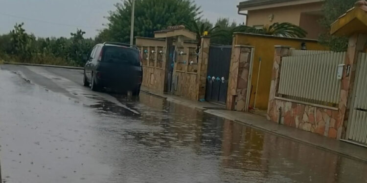 Decimoputzu colpita dal maltempo: cabina Enel ko, tecnici al lavoro per riparare il guasto