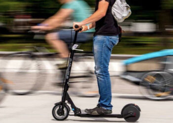 San Gavino Monreale, monopattini e biciclette elettriche sfrecciano anche in contromano: “Azioni mirate per evitare il dramma”