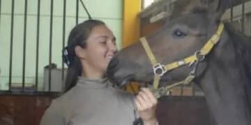 Istruttrice equestre cade da cavallo, Carola muore a 24 anni