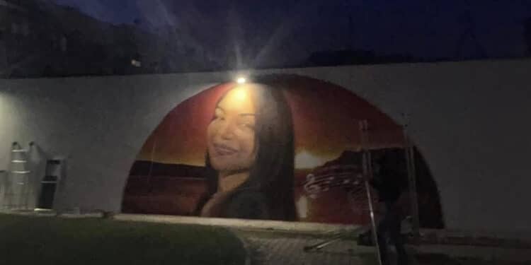 Quartu Sant’Elena, il sorriso di Asia Loddo risplende in un magnifico murale
