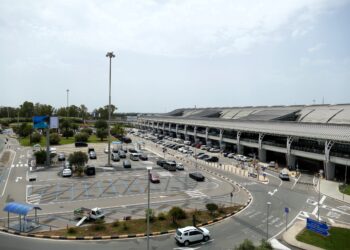 Caos parcheggi in aeroporto a Elmas: “Posti per disabili sempre occupati, adesso basta”