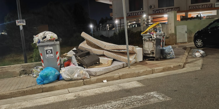 Sestu, via 8 Marzo 1908 scambiata per discarica a cielo aperto