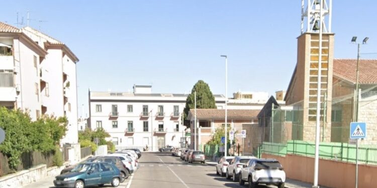 Cagliari, un ragazzo senza tetto aggredito da due giovani dopo una discussione con una ragazza sull’autobus