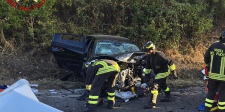 Pauroso frontale alle porte di Nuoro, 10 feriti: una ragazza è gravissima
