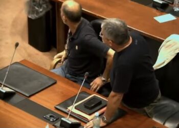 Selargius, una piccola bandiera della Palestina in aula consiliare: esplode la polemica