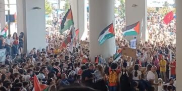Il corteo pro Palestina manda in tilt il traffico a Cagliari: paralizzate via Roma e strade limitrofe