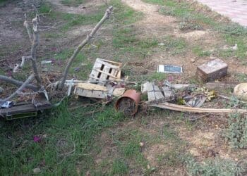 Cagliari, a Pirri giardino curato dai cittadini vandalizzato da incivili: scatta la protesta