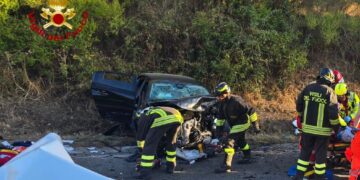 Incidente con tre auto e dieci feriti a Nuoro, la 12enne gravissima trasferita al Bambin Gesù di Roma