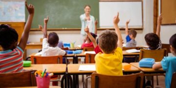 Scuola, disastro senza futuro in Sardegna: meno della metà degli edifici ha l’agibilità, zero manutenzioni e servizi inadeguati