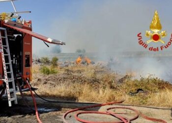 Quartu, domato dai vigili del fuoco l’incendio scoppiato nel pomeriggio di lunedì