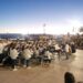 Bellissimo il concerto all’alba a Marina Piccola: “Peccato per quel container che toglie la vista del mare…”
