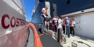 Cagliari, donna colta da ictus sulla nave da crociera: soccorsa dalla guardia costiera