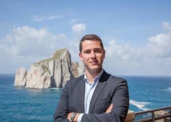 Iglesias, atti intimidatori contro il sindaco: Mauro Usai sotto attacco, contro di lui anche una canzone diffamatoria