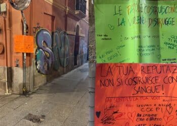 Cagliari, alla Marina i cartelloni scritti dai ragazzi contro la violenza