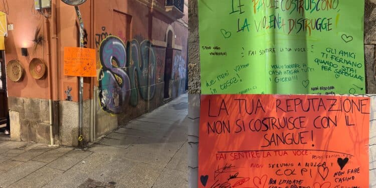 Cagliari, alla Marina i cartelloni scritti dai ragazzi contro la violenza