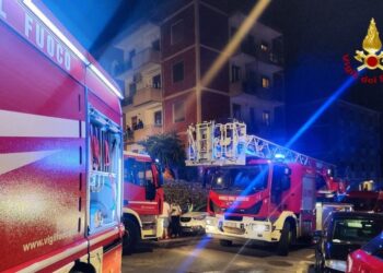 Cagliari, incendio in un appartamento a Monte Urpinu: evacuata una palazzina
