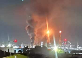 Sarroch, ci risiamo: forte odore di gas avvertito anche a molti chilometri di distanza, abitanti in rivolta