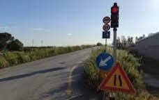 Serramanna, ciclisti senza casco e luci nel ponte