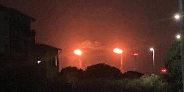 Sarroch, miasmi e forti rumori dal polo industriale continuano a destare preoccupazione e disagio tra i cittadini