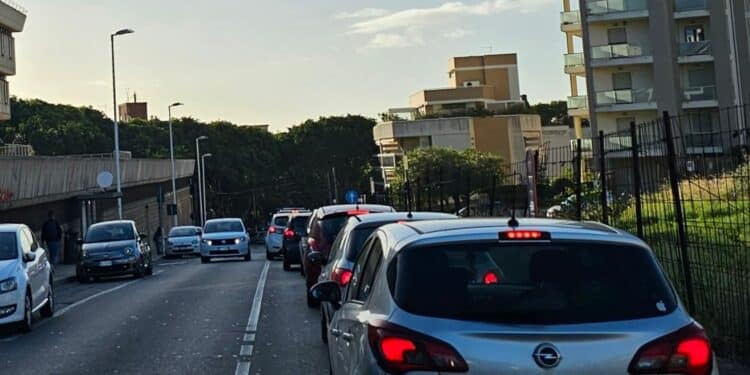Cagliari, via Is Maglias incubo degli automobilisti: 20 minuti per percorrere pochi chilometri