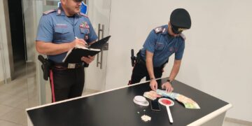 Sorpreso in casa con cocaina ed eroina, giovane in arresto a Valledoria