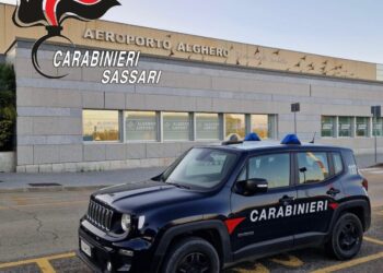 Ai domiciliari, tenta di imbarcarsi sul volo per Roma: bloccato ad Alghero