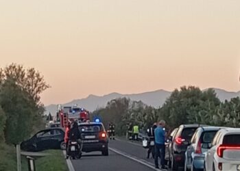 Grave incidente stradale tra Decimomannu e Villasor: scontro tra due auto che sono volate fuori strada