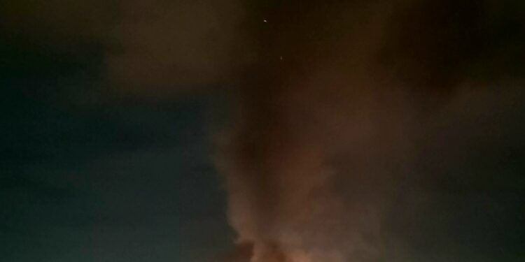 Sestu, fumi tossici nella notte: “Generati dalla combustione di sostanze nocive”