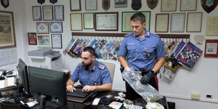 Utilizzava l’abitazione come luogo di compravendita della droga: 55enne arrestato a Selargius